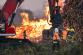 032-Požár hromady uskladněného dřeva v bývalém areálu Poldi Kladno.JPG