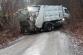 180124-Nehoda popelářského vozu na zledovatělé silnici u chatové oblasti poblíž obce Sýkořice na Rakovnicku.jpg