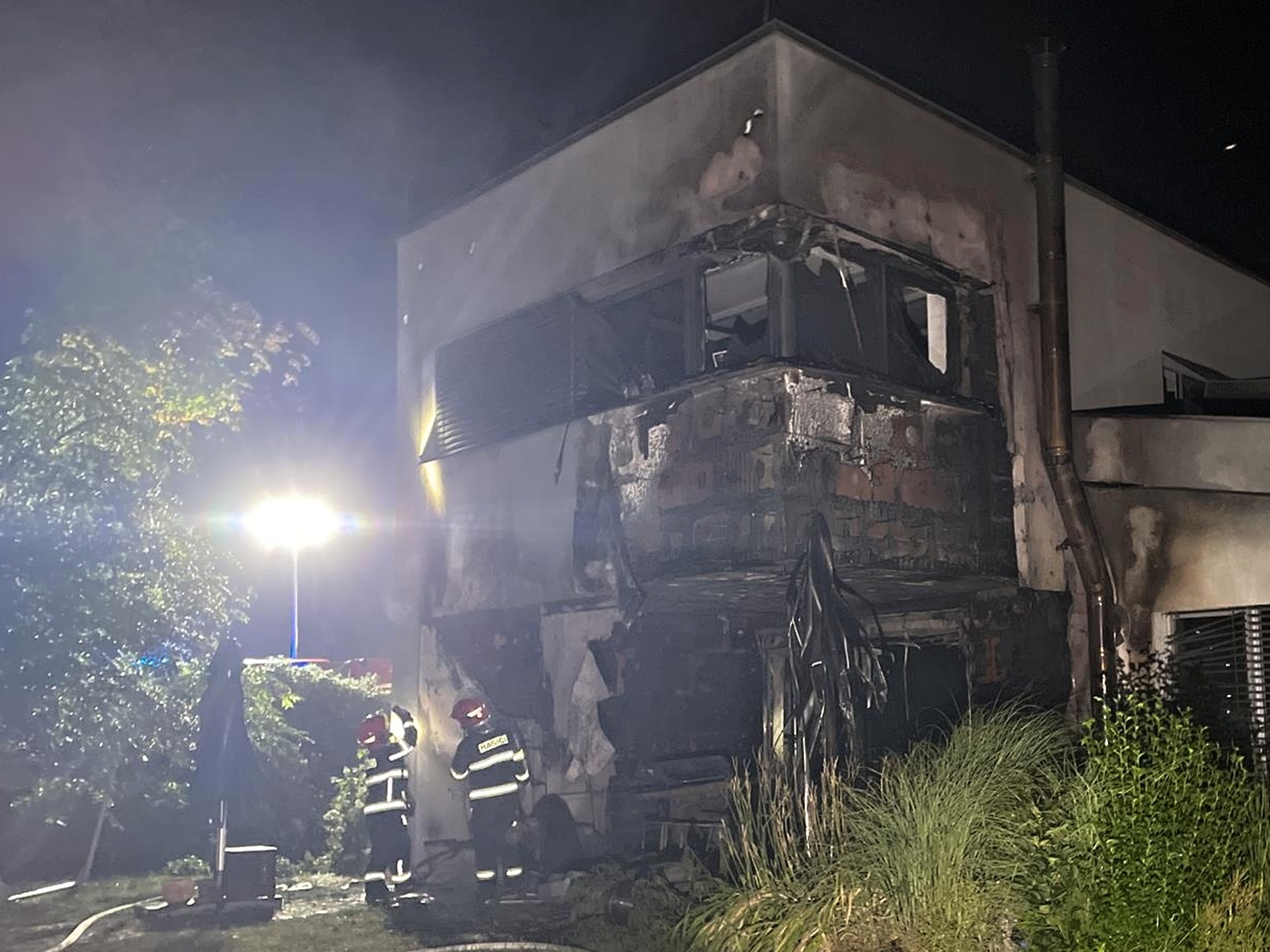 001-Požár rodinného domu ve Slaném.jpg