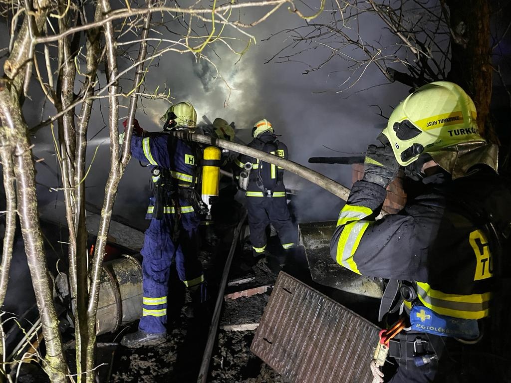 006 - požár dřeva a odpadu Třemblat.jpg