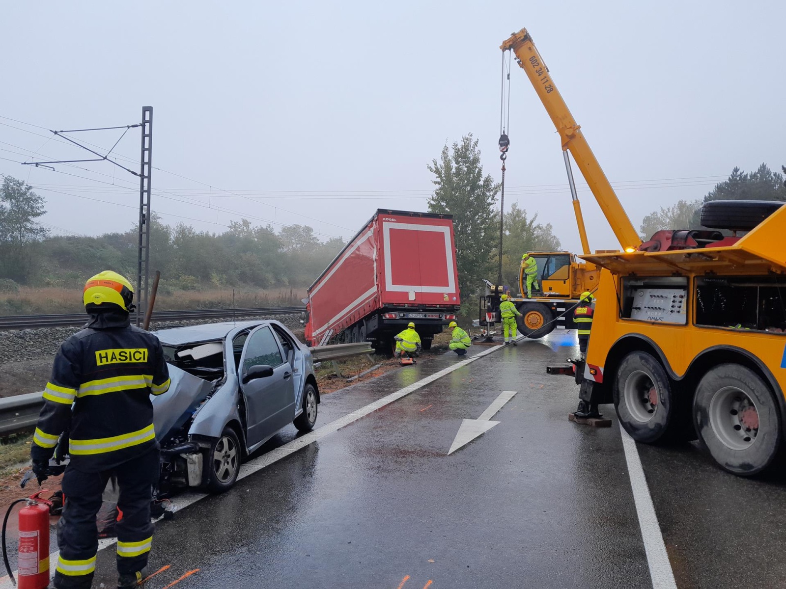 007-Vážná nehoda na silnici č. 3 u Bystřice na Benešovsku.jpg
