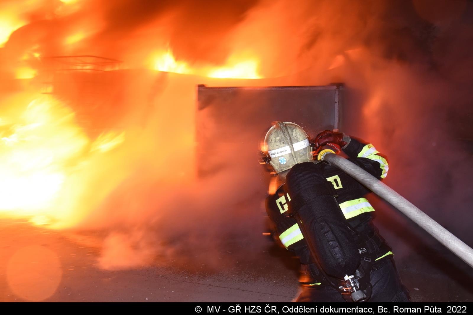 007 - požár v průmyslovém areálu v Čejetičkách na Mladoboleslavsku.JPG