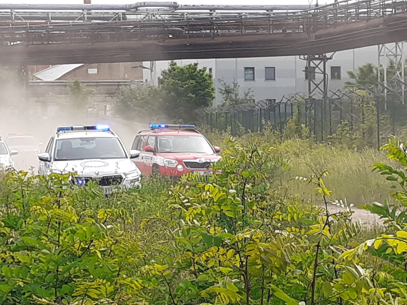 008-Taktické cvičení DESTRUKCE v bývalém areálu Poldi Kladno zaměřené na záchranu osob po výbuchu varny drog.jpg