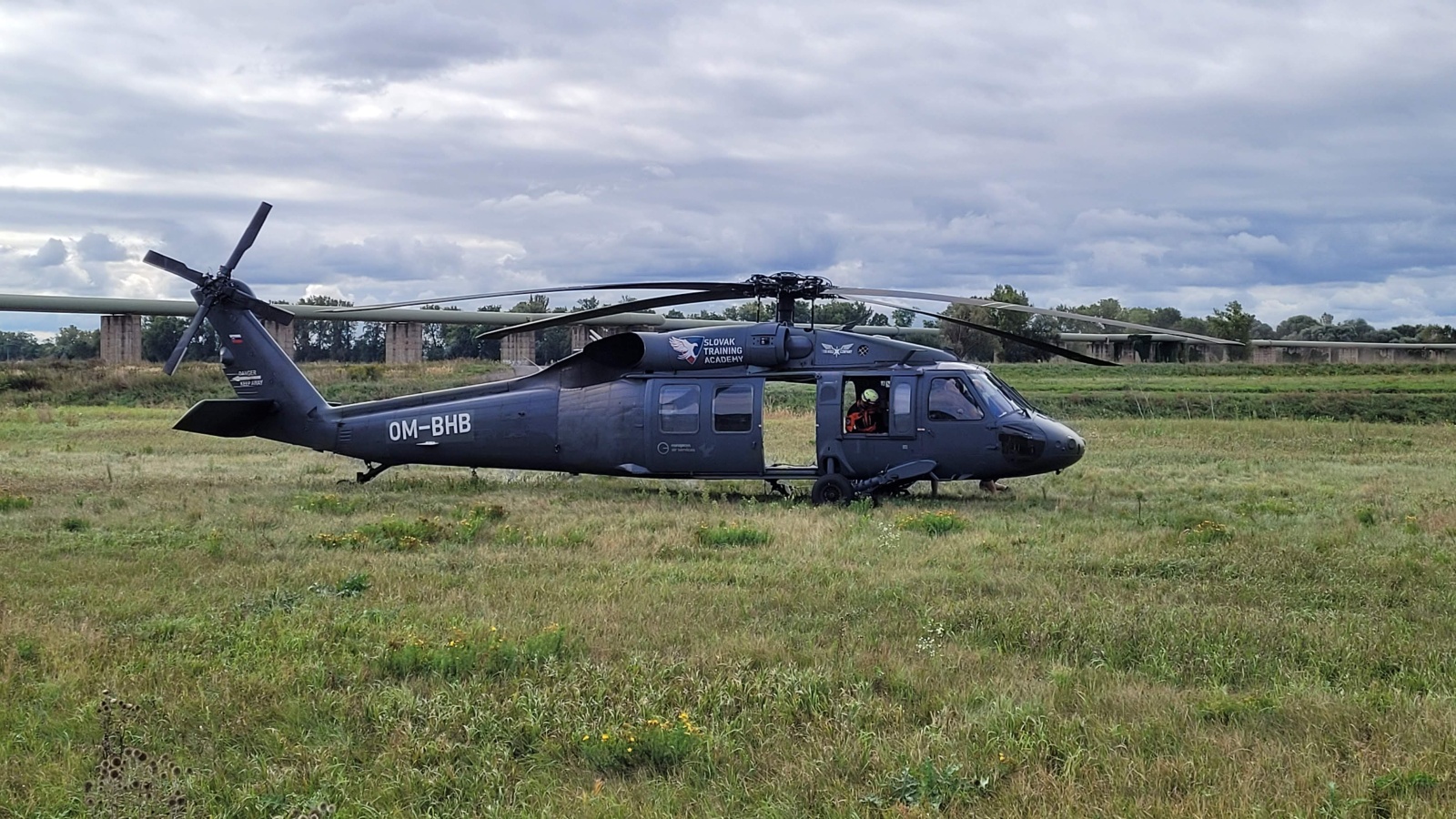 012-Výcvik s vrtulníkem Black Hawk.jpg