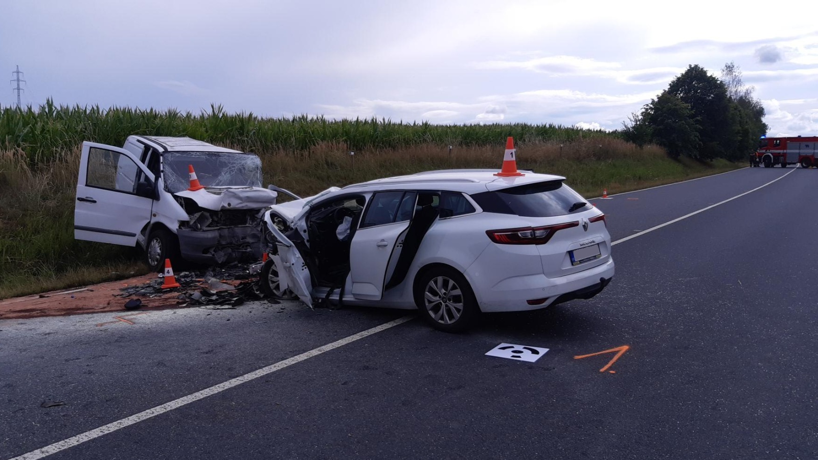 013-Tragická nehoda dvou vozidel poblíž Kácova na Kutnohorsk.jpg