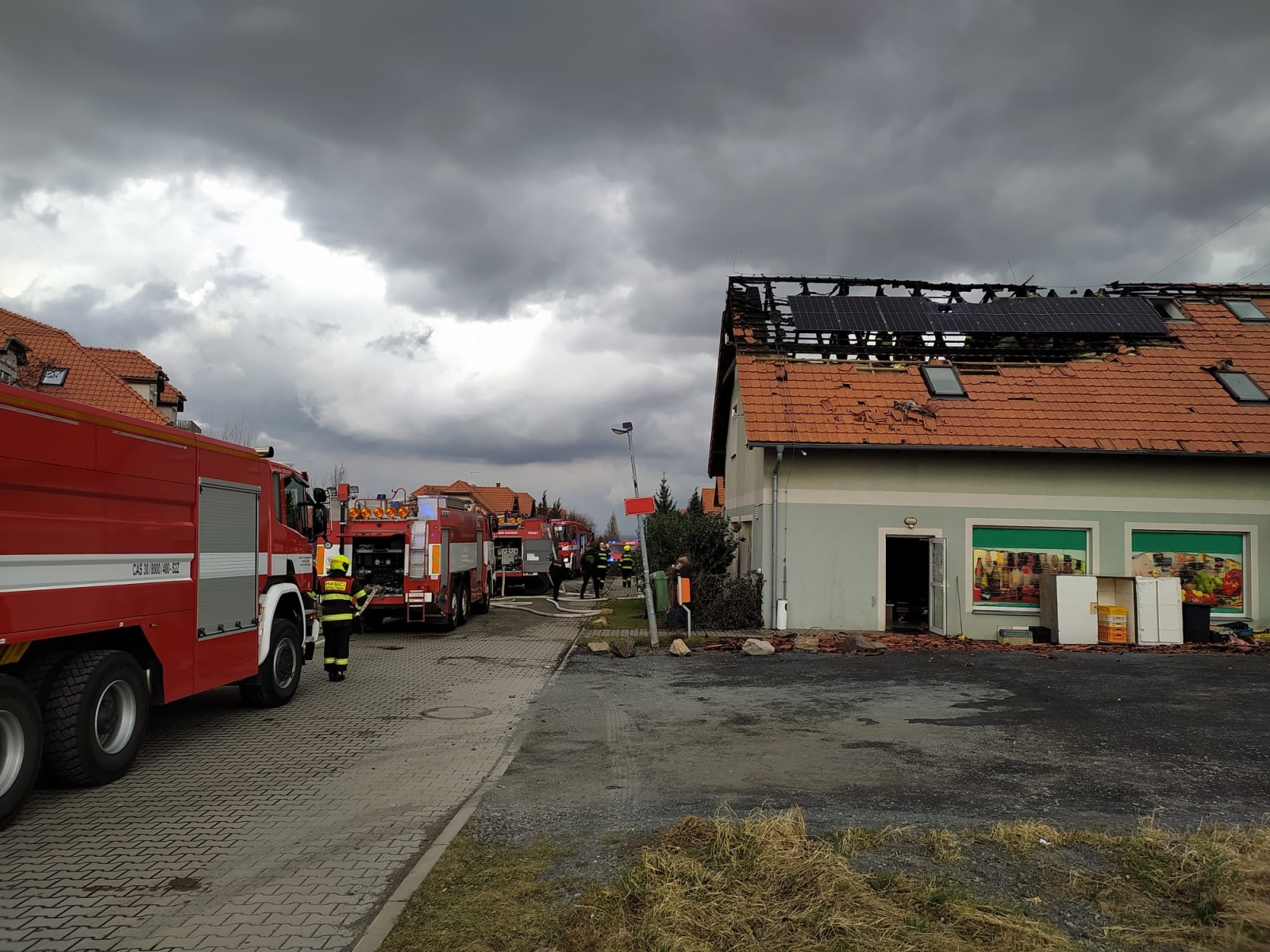 014-Požár rodinného domu v obci Kozinec.jpeg