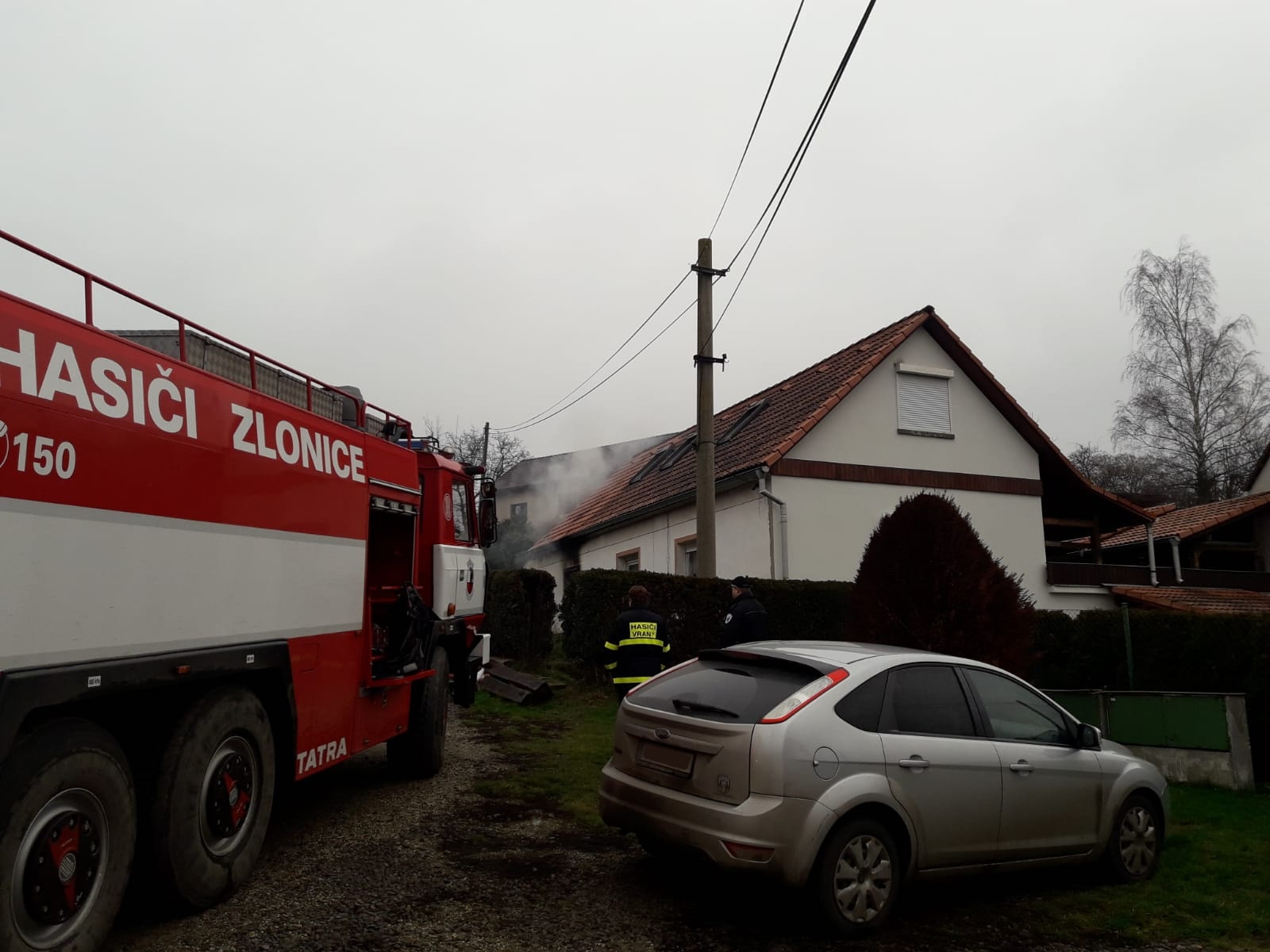 015-Požár v rodinném domě v obci Břešťany.jpg