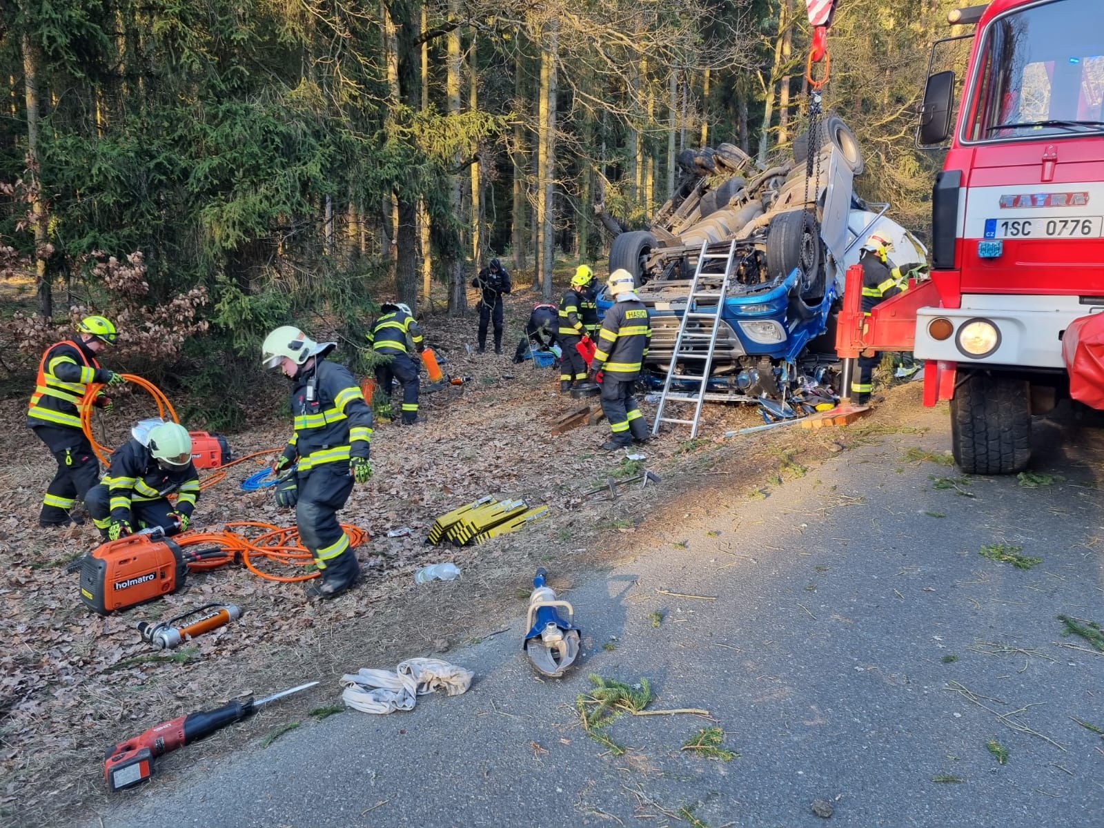 018-Tragická nehoda cisterny nedaleko obce Ruda na Rakovnicku.jpeg