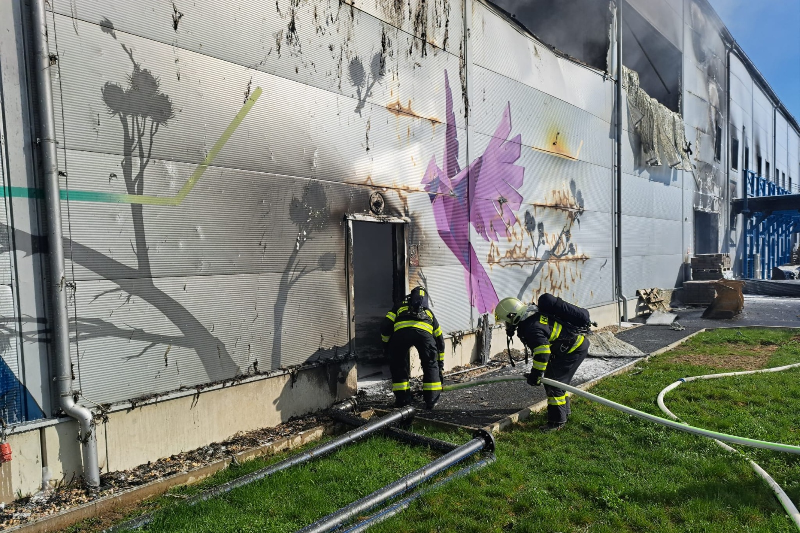 021-Požár třídicí linky na skládce u obce Radim na Kolínsku.jpeg