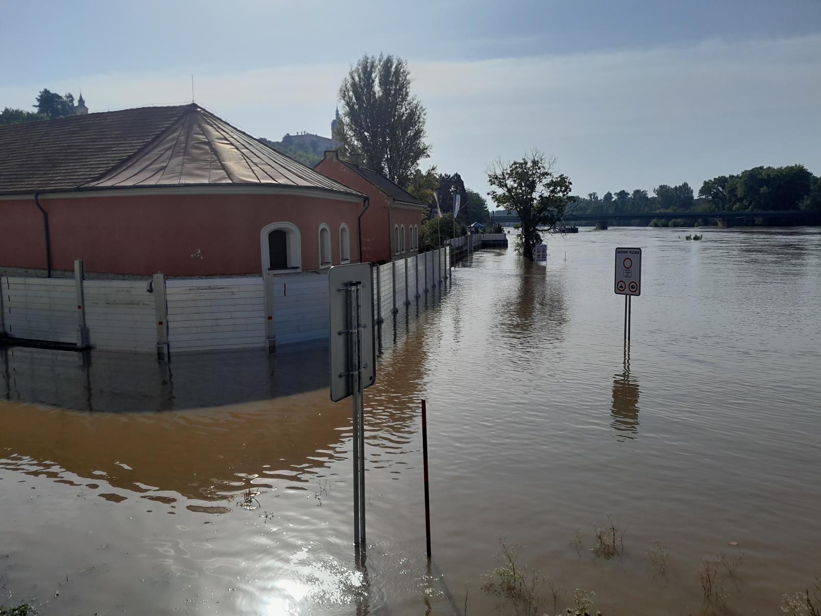 030-povodně a vítr ve Středočeském kraji.jpg