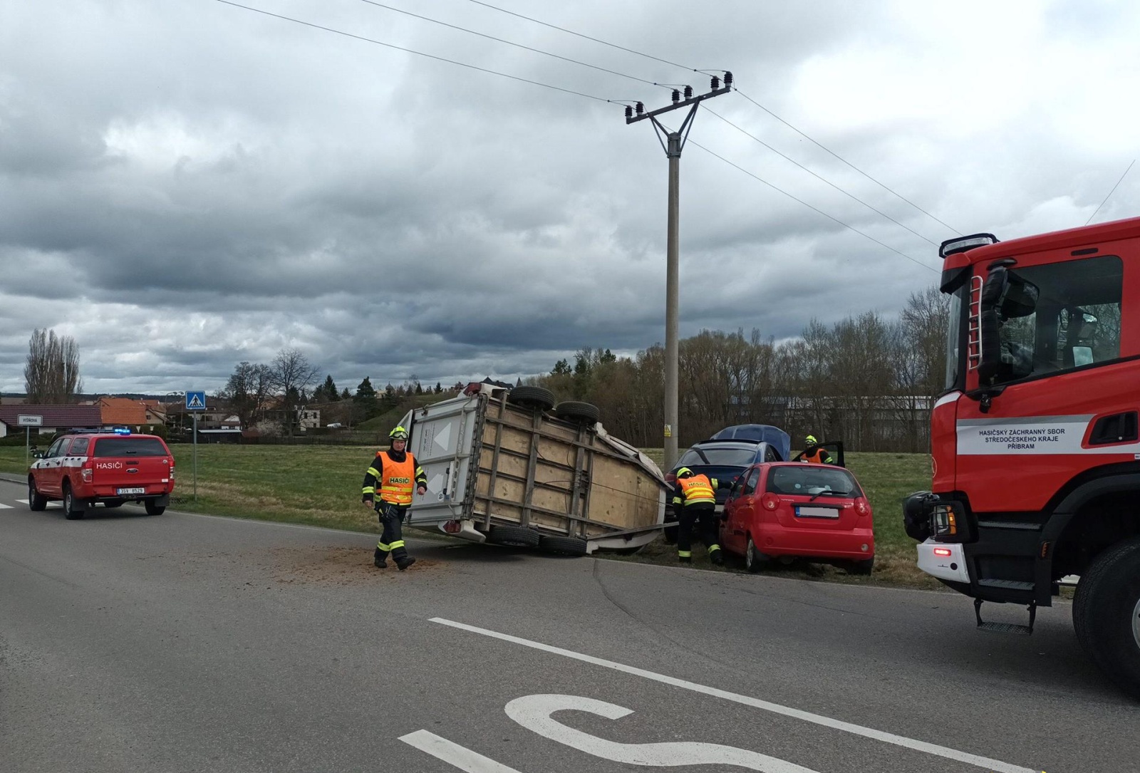 073-Dopravní nehoda na silnici č. 18 u Višňové na Příbramsku.jpg