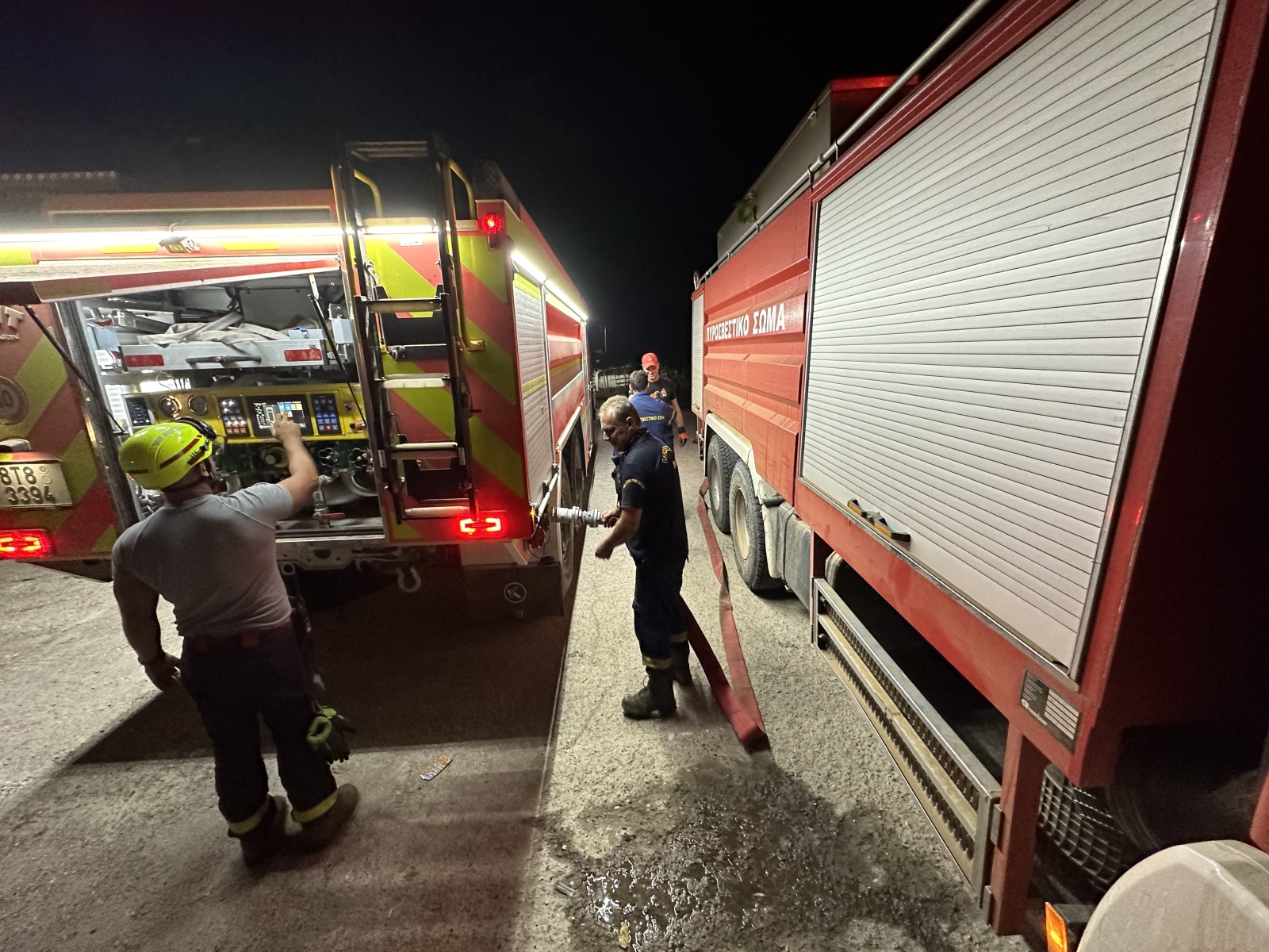 079-Pomoc českých hasičů při požárech v Řecku.JPG
