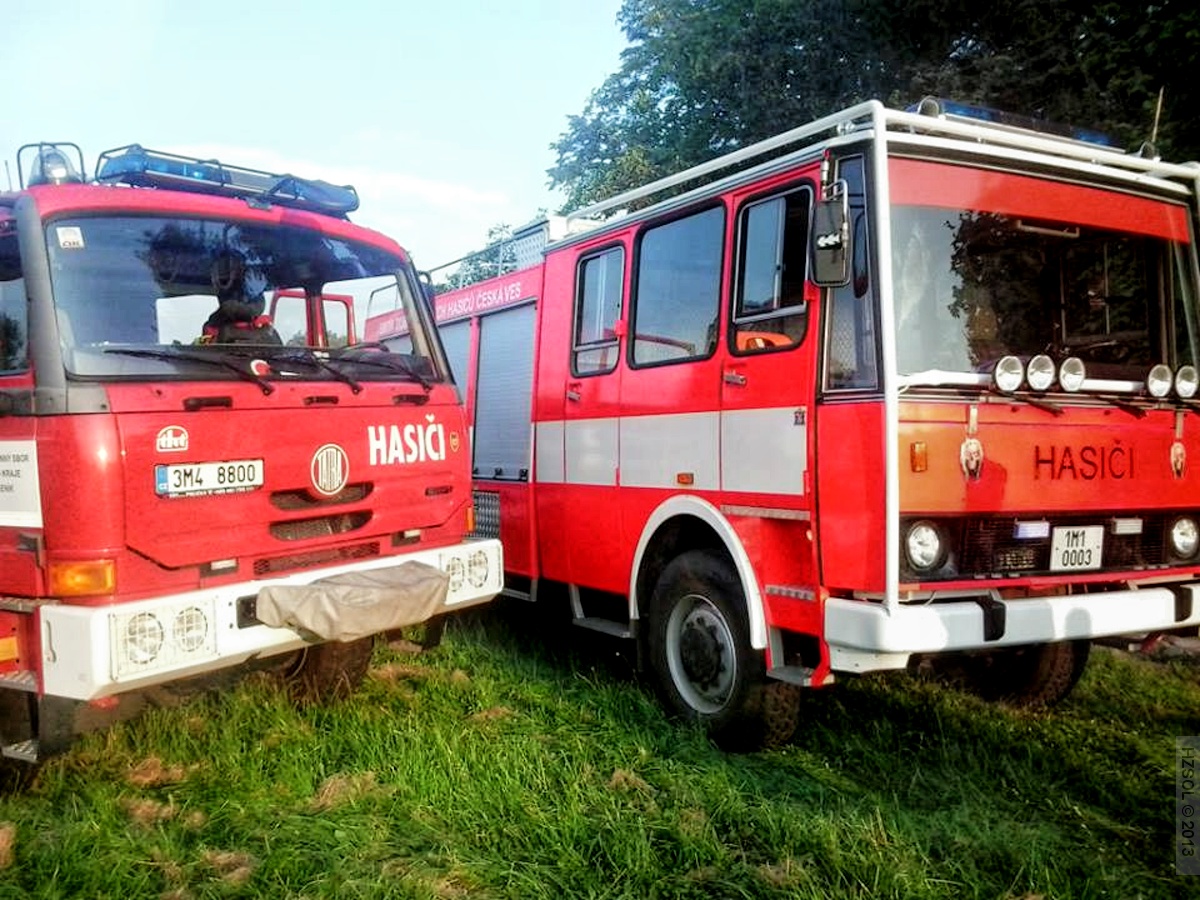 1 27-7-2013 Požár plechové garáže v Mikulovicích (1).jpg
