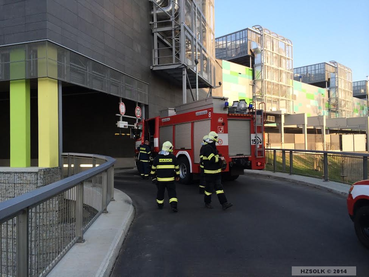 1 9-3-2014 požár OA v podzemním parkovišti v Olomouci (1).jpg
