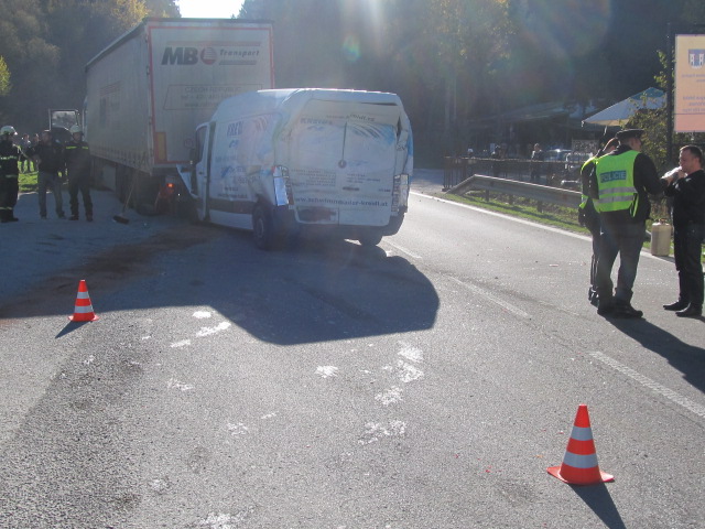 1 Dopravní nehoda 2 NA a dodávka, Kaplice - 3. 11. 2014 (3).jpg