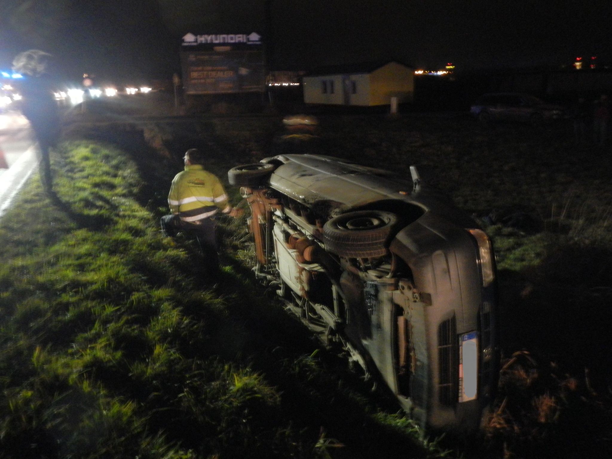 1 Dopravní nehoda 2 OA, Litvínovice - 25. 11. 2013 (2).jpg
