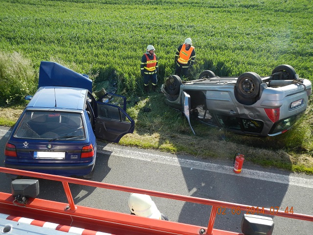 1 Dopravní nehoda 2 OA, Mladá Vožice 2. 6. 2014 (1).jpg