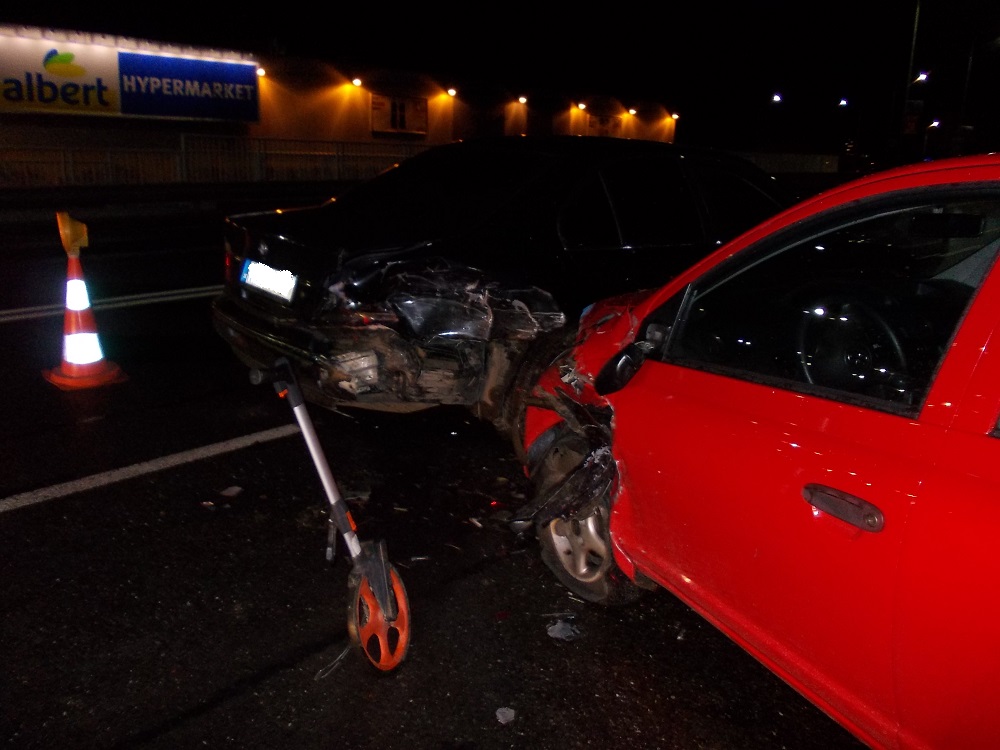 1 Dopravní nehoda 2 OA, Tábor - 18. 11. 2014 (2).jpg