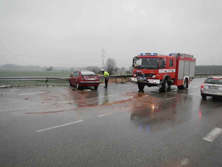 1 Dopravní nehoda 2 OA, Veselí nad Lužnicí - 31. 3. 2015 (3).JPG