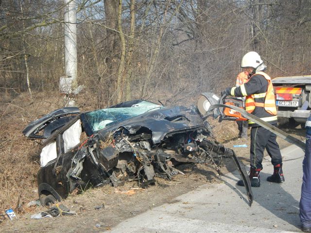 1 Dopravní nehoda OA, České Budějovice - 9. 3. 2014 (2).jpg