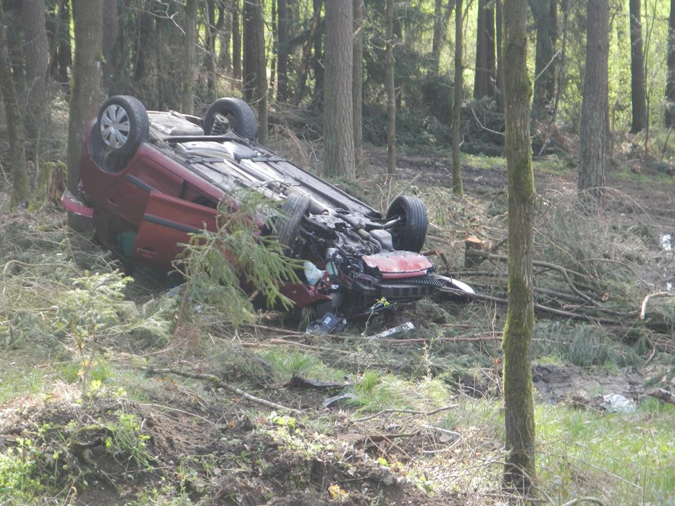 1 Dopravní nehoda OA, Hvožďany - 20. 4. 2016 (2).JPG