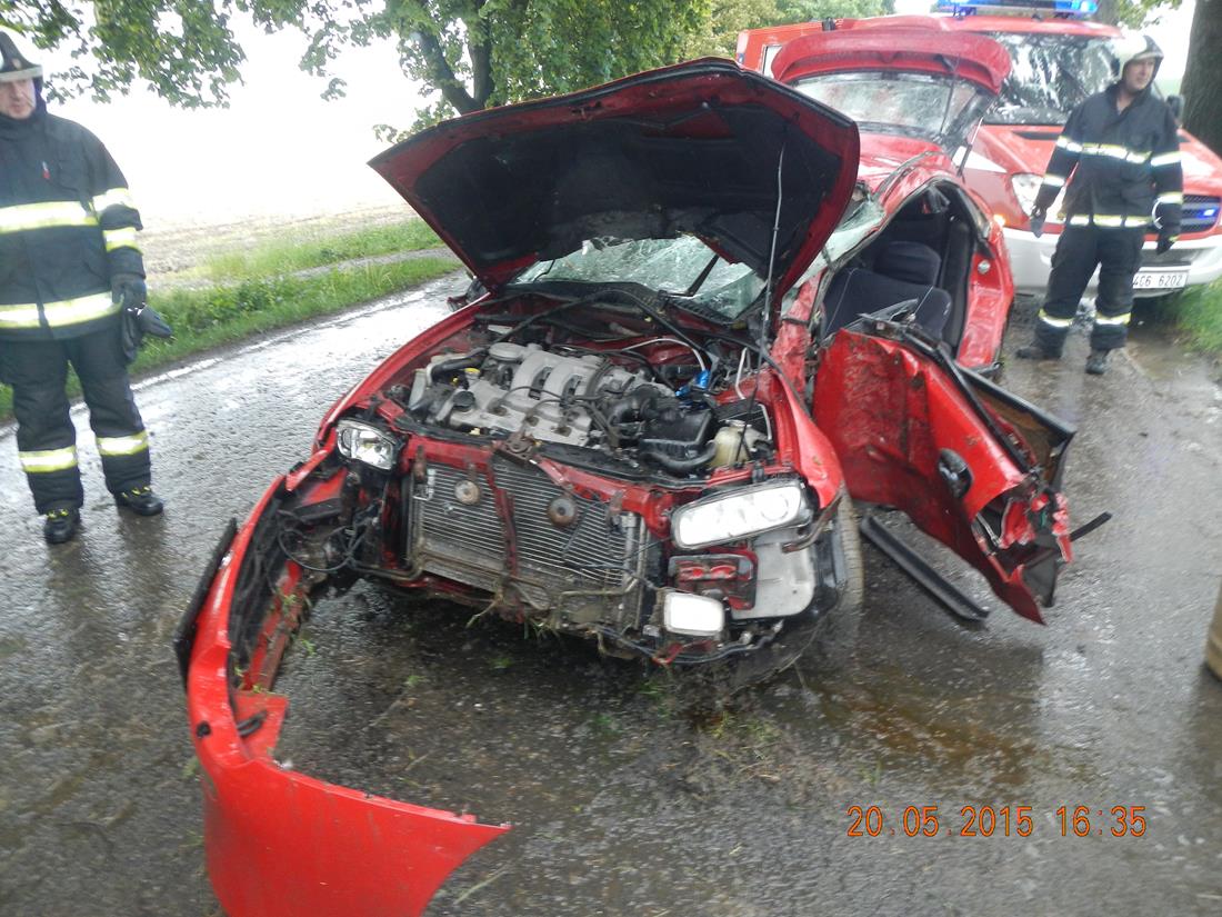 1 Dopravní nehoda OA, Tábor - Čenkov - 20. 5. 2015 (1).jpg