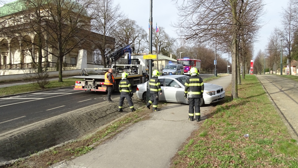 1 Dopravní nehoda osobního automobilu