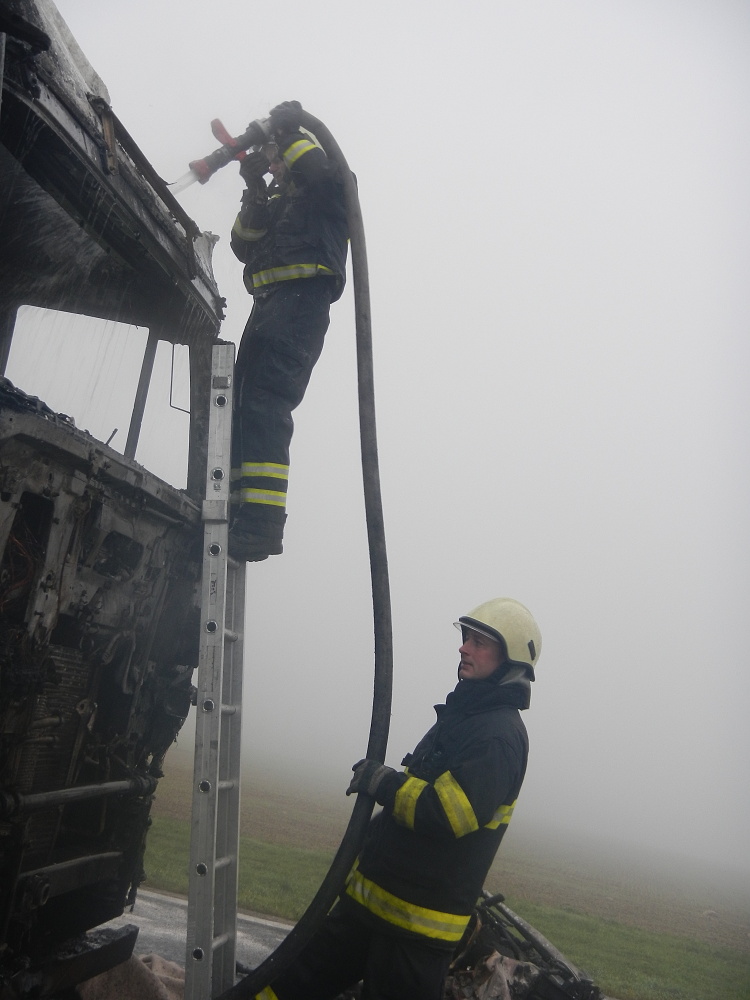 1 Požár kamiónu, Holkov - 13. 10. 2014 (1).JPG