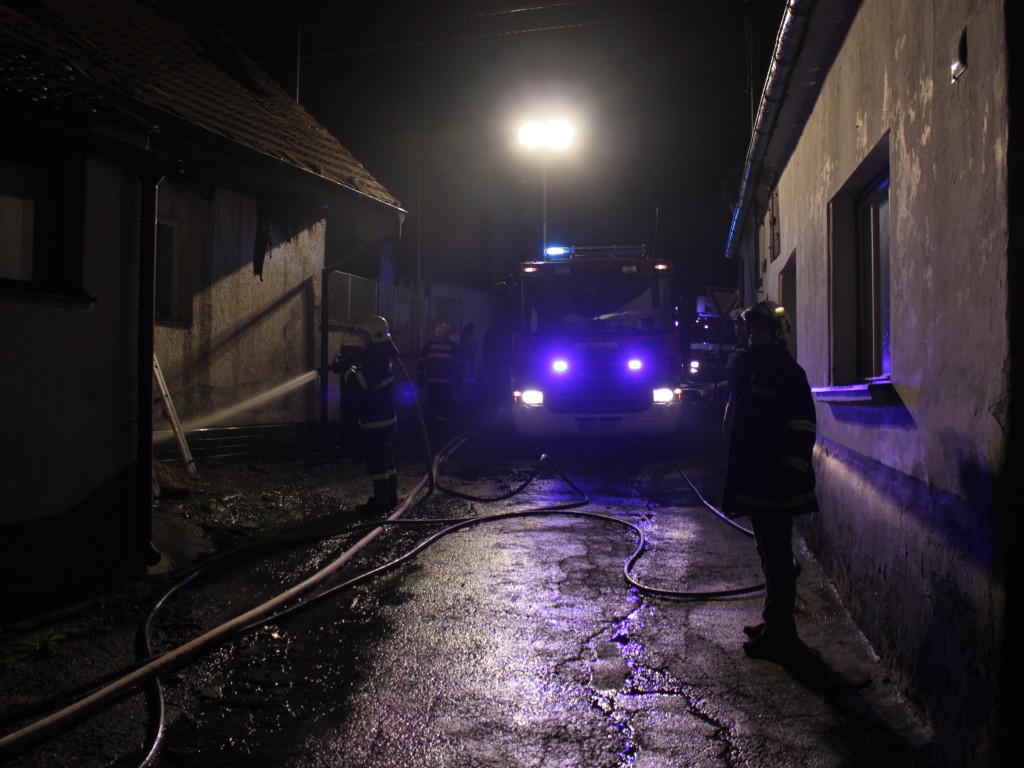 1 Požár stodoly, Dražejov - 7. 7. 2014 (2).jpg
