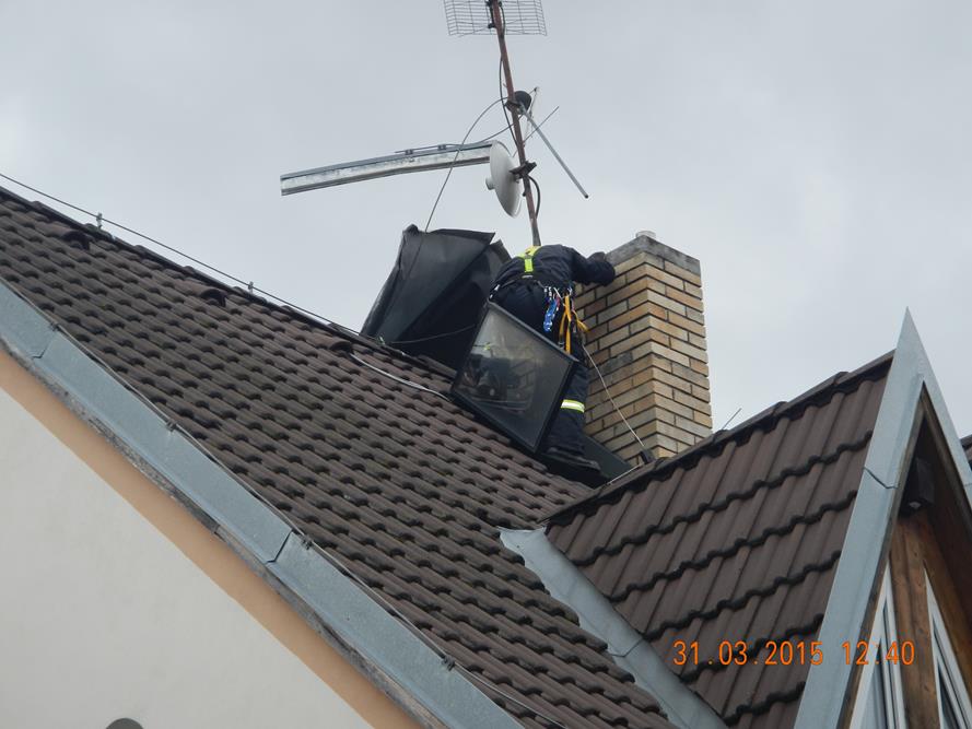1 Utržená střecha, Strakonice - 1. 4. 2015 (2).JPG