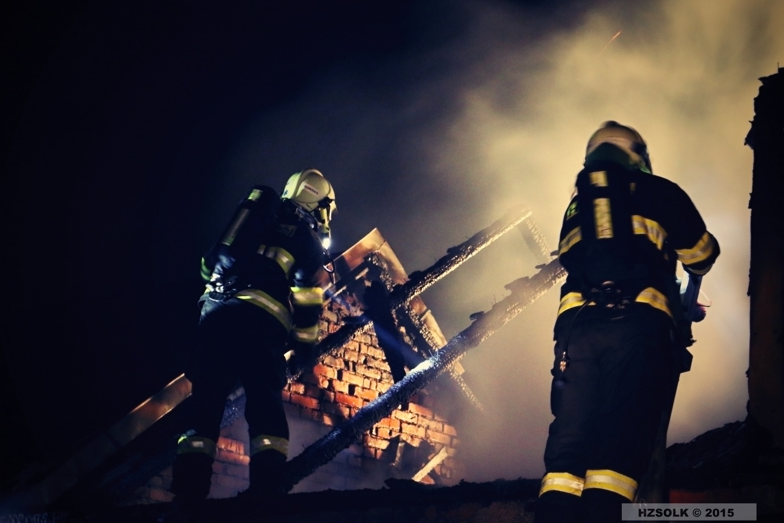 11 P_NB_11-1-2015 Požár budovy a garáží Střížov, Drahanovice (31).JPG