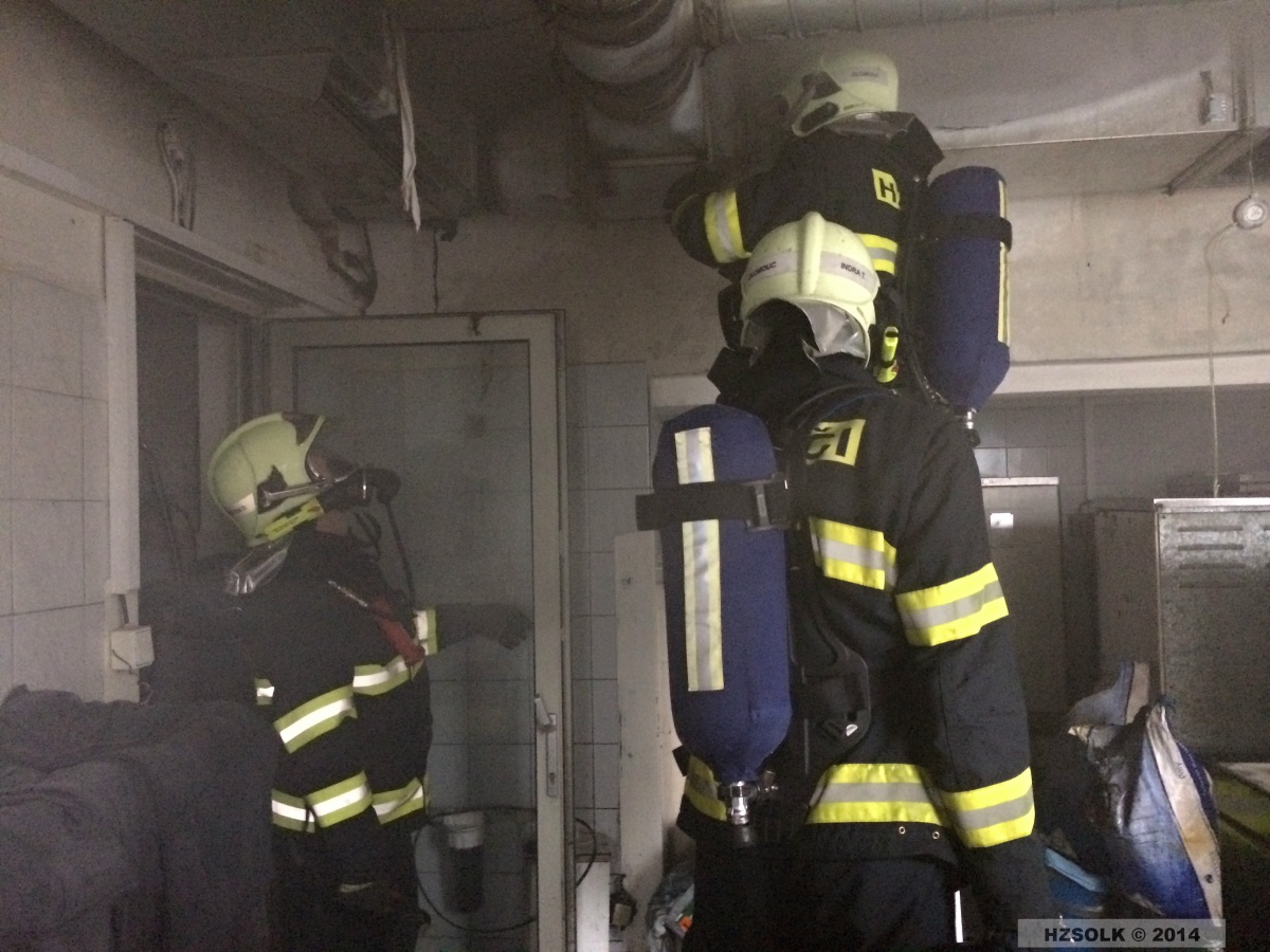 12 24-1-2014 Požár susičky prádla ulice Tovární Olomouc (3).JPG