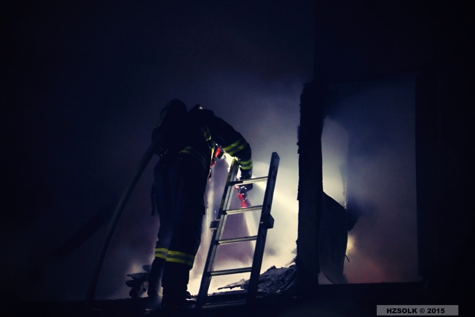 12 P_NB_11-1-2015 Požár budovy a garáží Střížov, Drahanovice (2).JPG