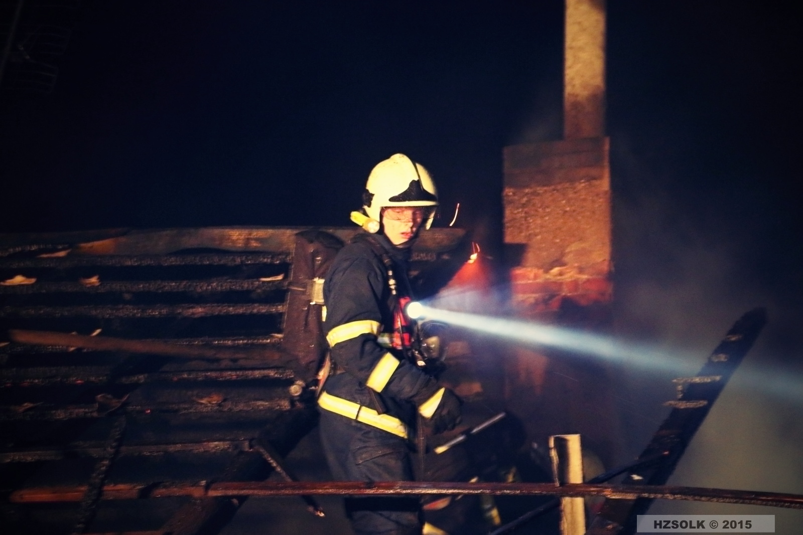 12 P_NB_11-1-2015 Požár budovy a garáží Střížov, Drahanovice (32).JPG