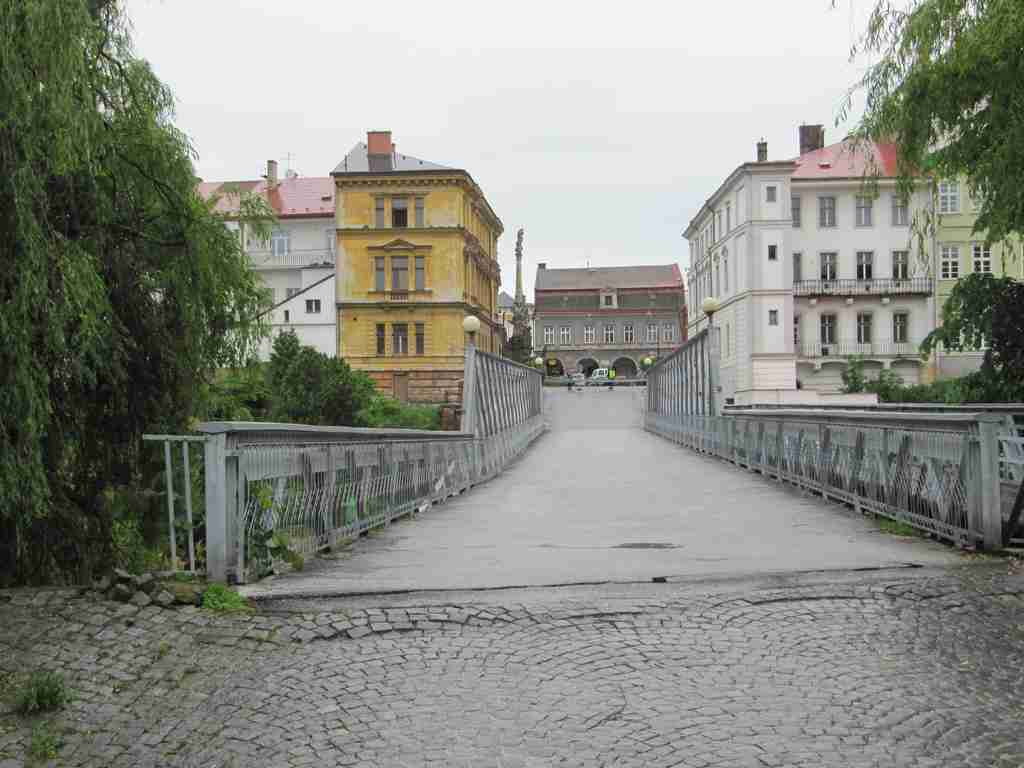 13-06-03 Jaroměř-železný most.jpg