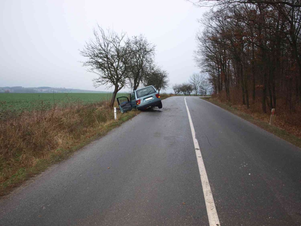 13-11-28 Nový Bydžov, odbočka Lužec n.C. (3).JPG