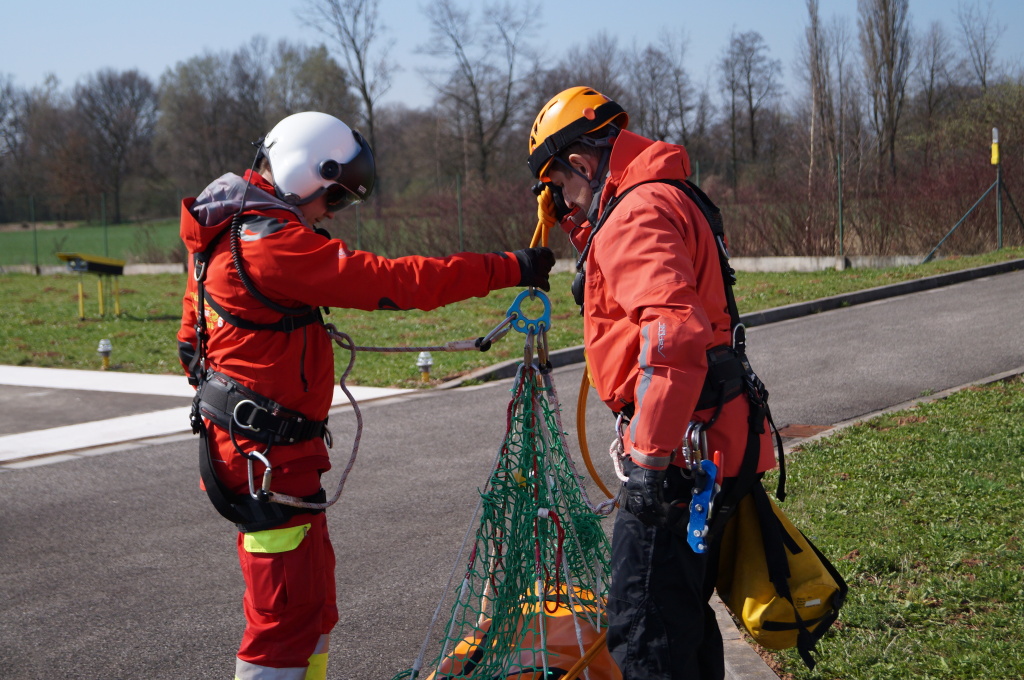 14-03-27 HK, Výcvik leteckých záchranářů (5).JPG