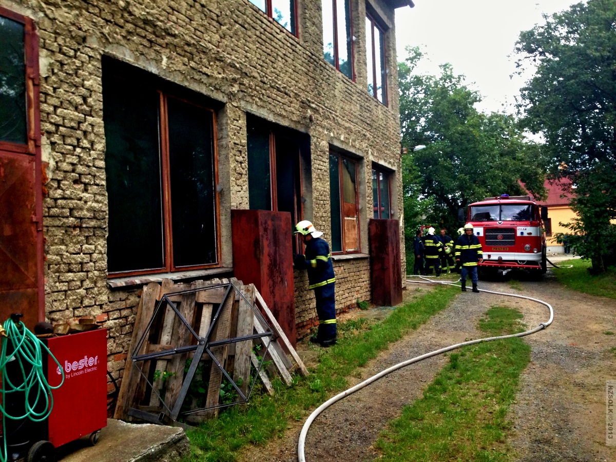 14 9-9-2013 Požár průmyslový objekt Brodek u Přerova (3).JPG