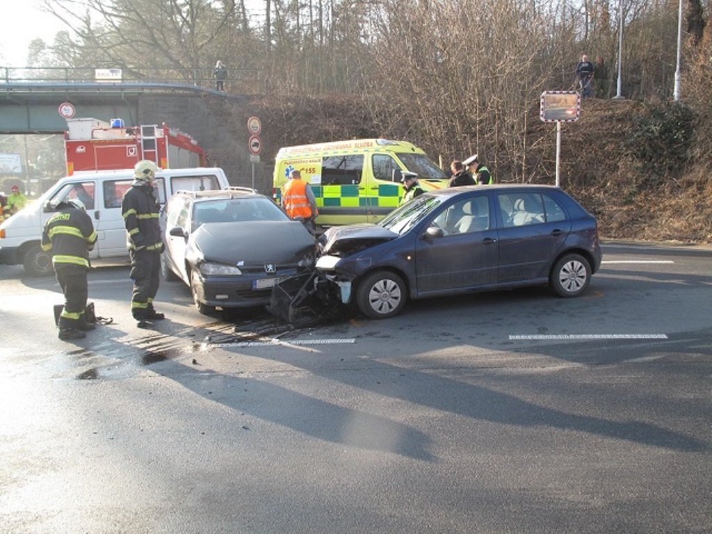 15.2.2017 (PM 14.59) DN Plzeň, Na Roudné x Jateční.JPG