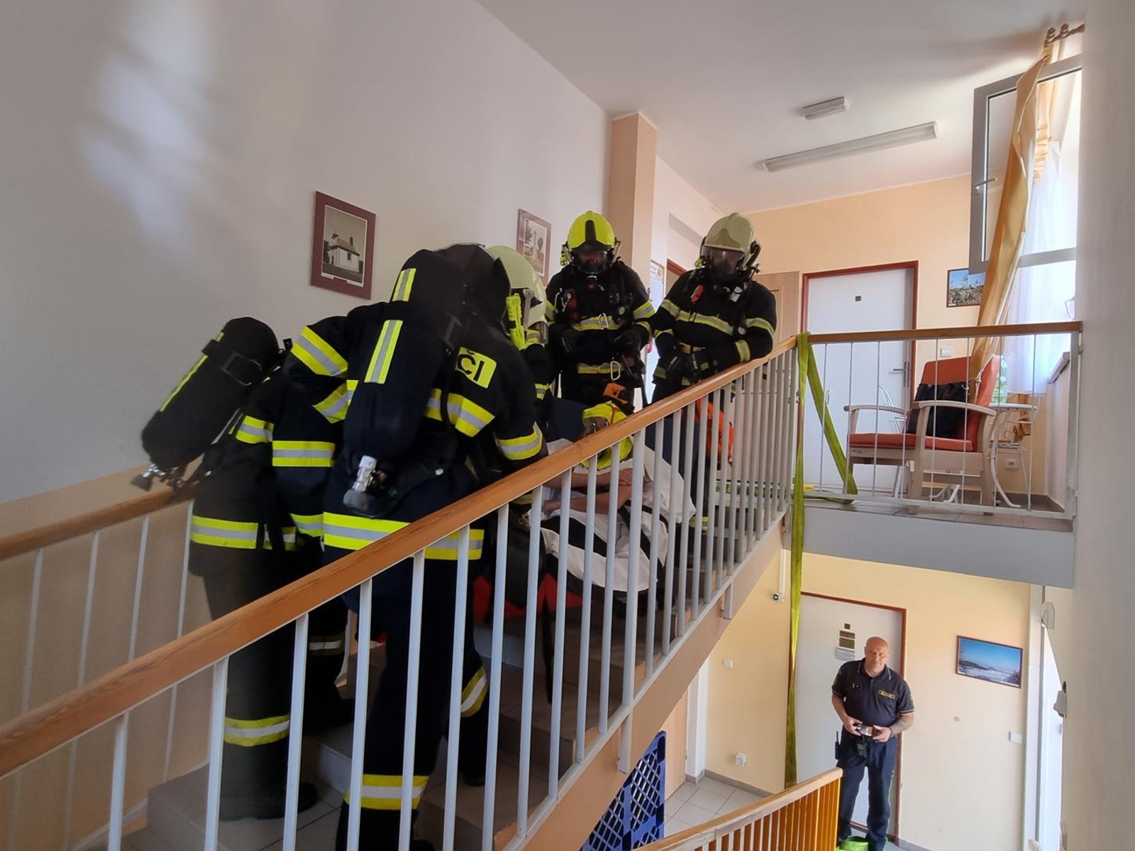 169-Taktické cvičení zaměřené na požár v domově důchodců v Novém Strašecí na Rakovnicku.jpg