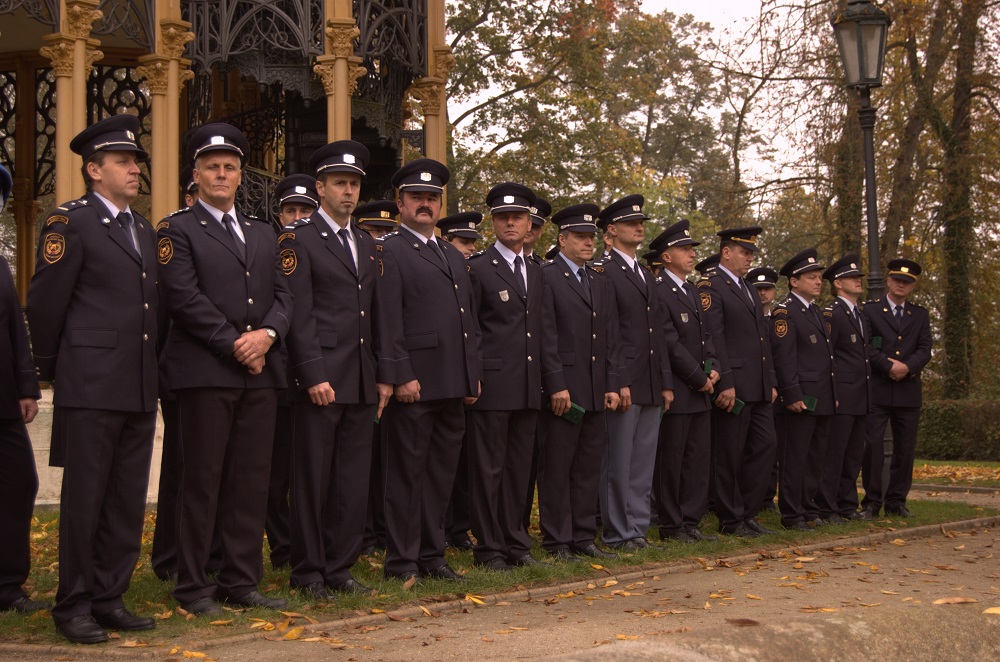 17 Slavnostní slib a předání medailí, Hluboká nad Vltavou - 15. 10. 2014 (17).jpg