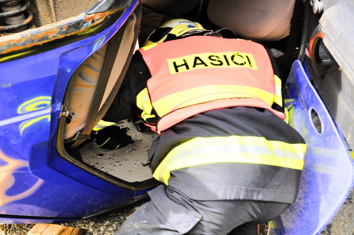 19 4-9-2013 Soutěž ve vyprošťování zraněných osob z havarovaných vozidel - Přerov (53).JPG