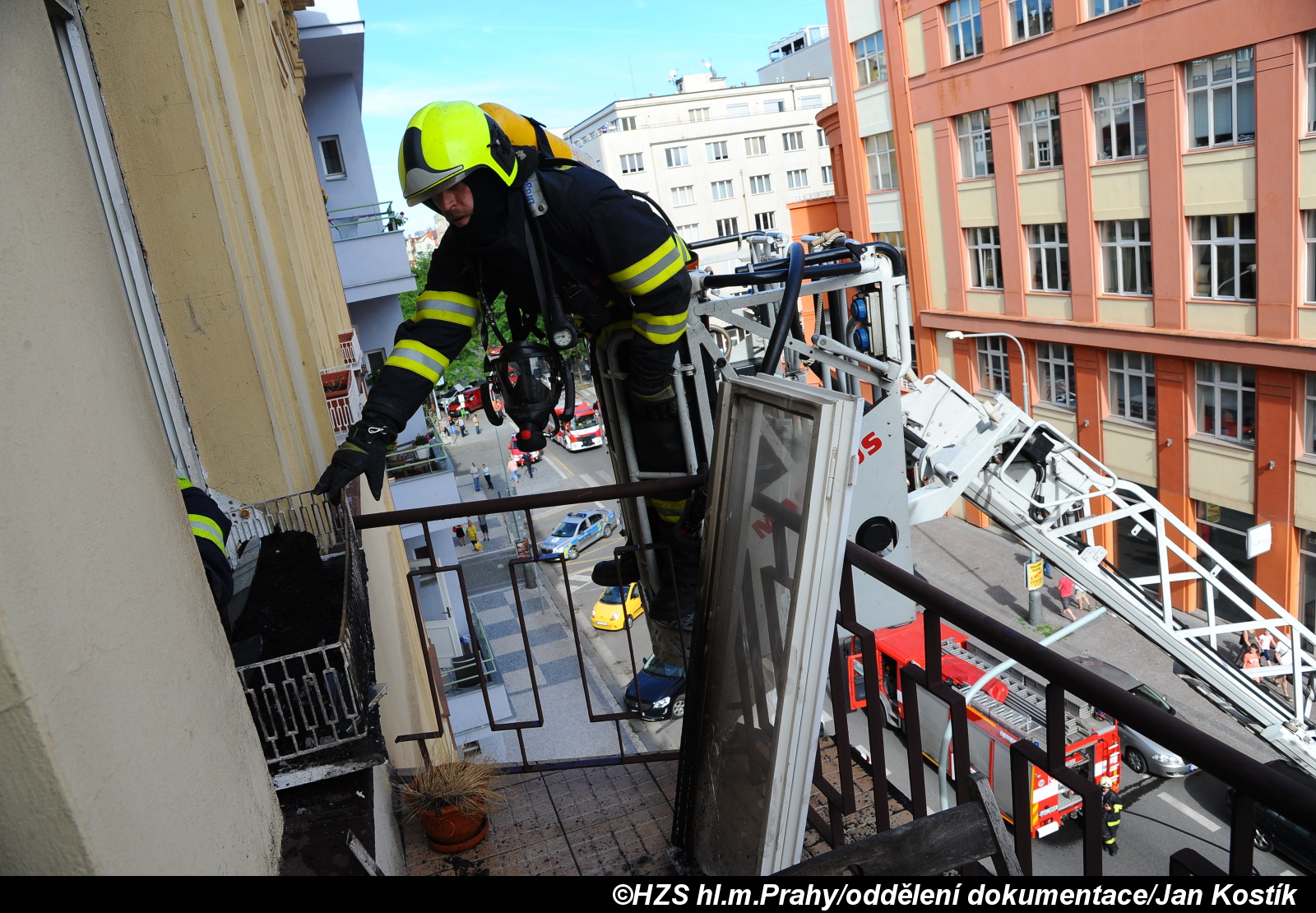 2 20170609A_Balkon_Kostík_05.JPG