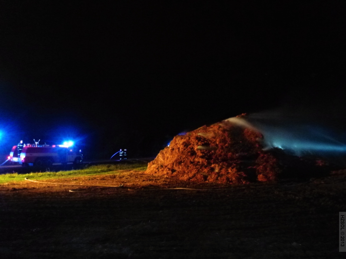 2 24-9-2013 Požár stoh Loštice (2).JPG