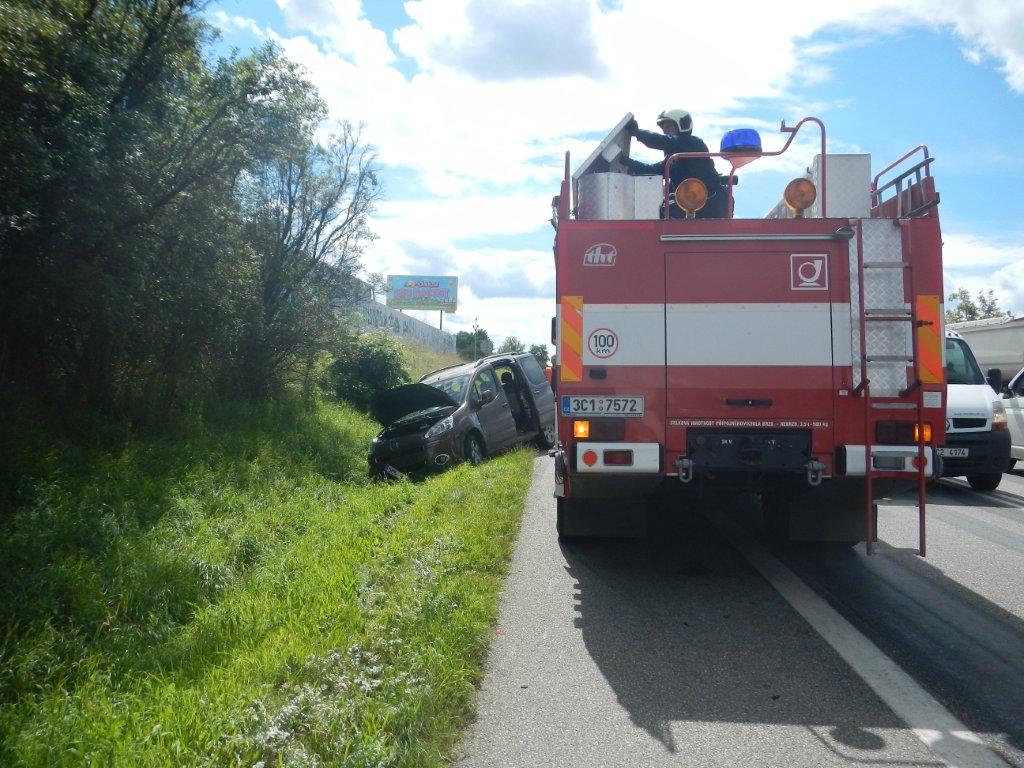 2 Dopravní nehoda, Kamenný Újezd - 25. 8. 2014 (4).jpg