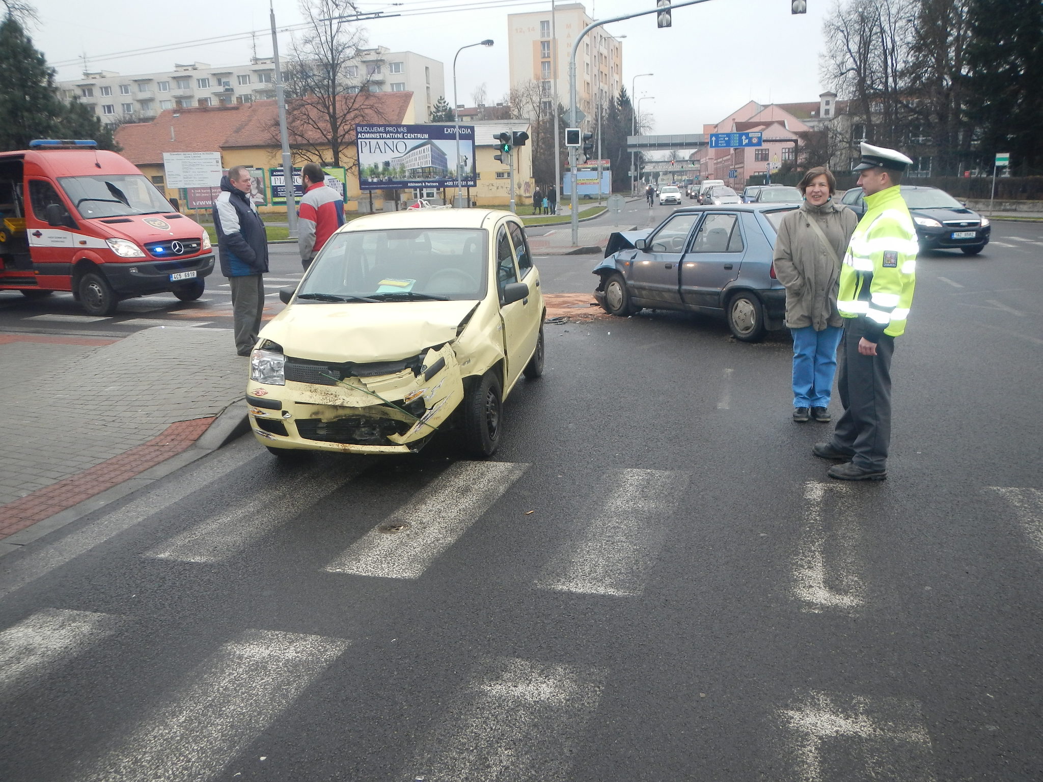 2 Dopravní nehoda 2 OA, České Budějovice - 18. 1. 2014 (4).jpg