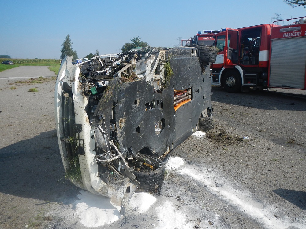 2 Dopravní nehoda 2 OA, Dolní Nerestce - 5. 9. 2014/Dopravní nehoda 2 OA, Dolní Nerestce - 5. 9. 2014 (2).JPG
