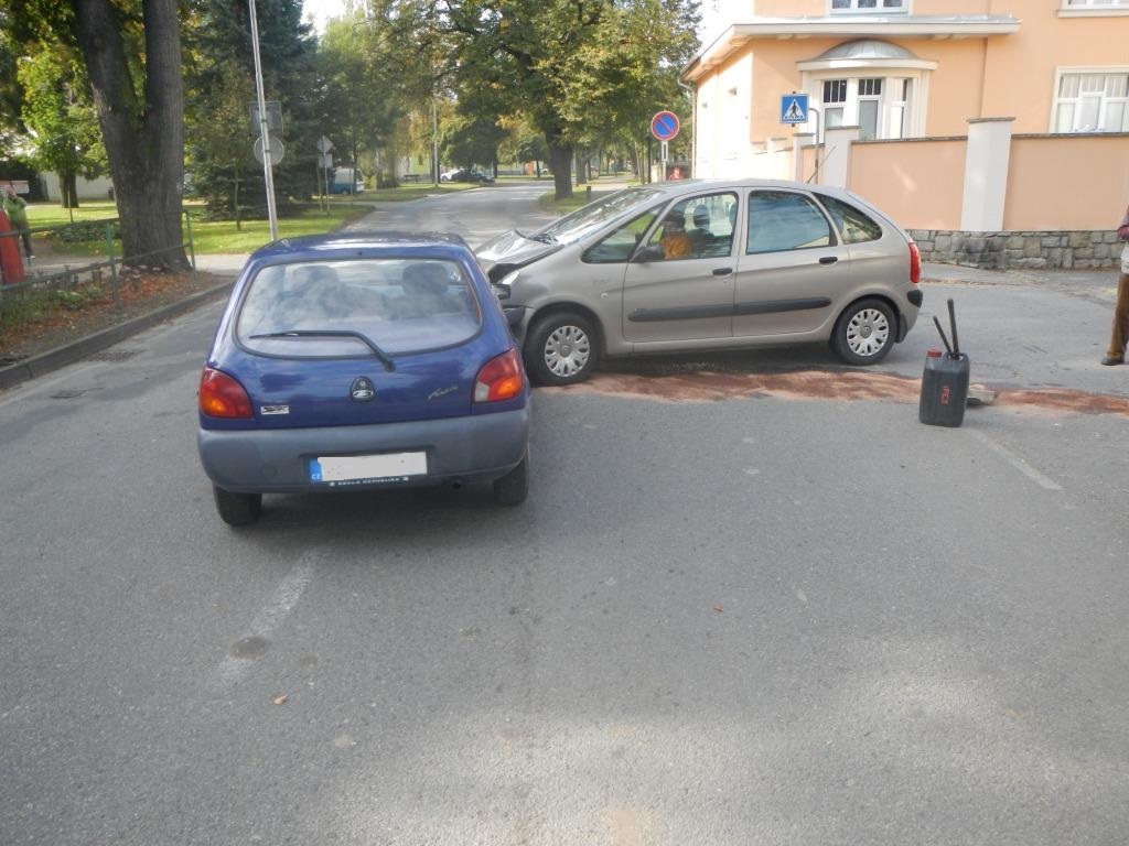 2 Dopravní nehoda 2 OA, Vodňany - 30. 9. 2014 (1).JPG