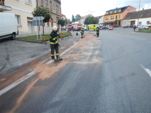 2 Dopravní nehoda NA a OA, Bernartice - 5. 8. 2014 (4).jpg