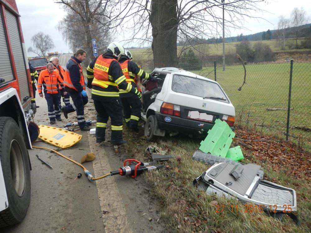 2 Dopravní nehoda OA, Červené Záhoří - 27. 11. 2015 (5).jpg